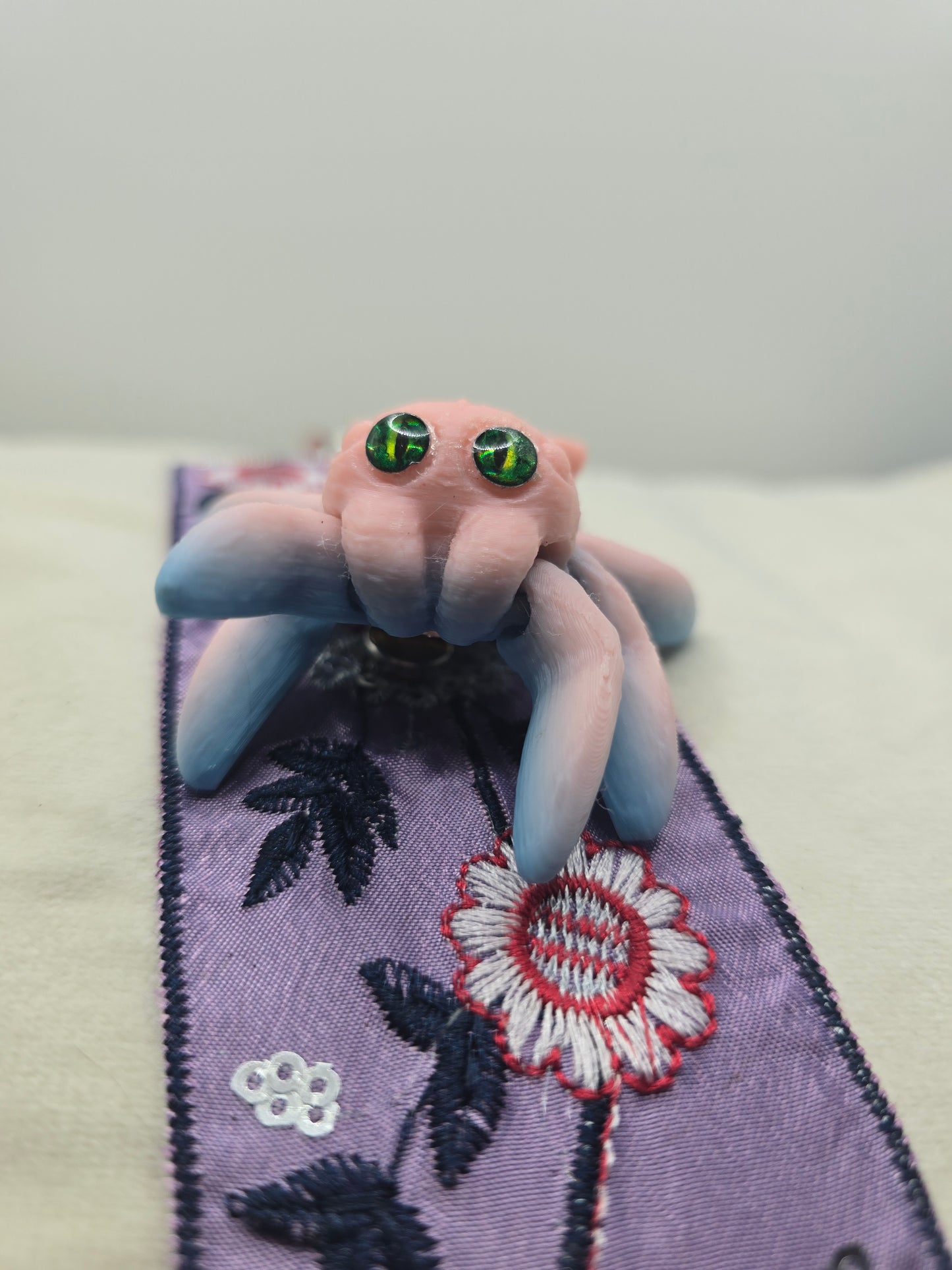 FidgetPet: Orchid Jumping Spider, large