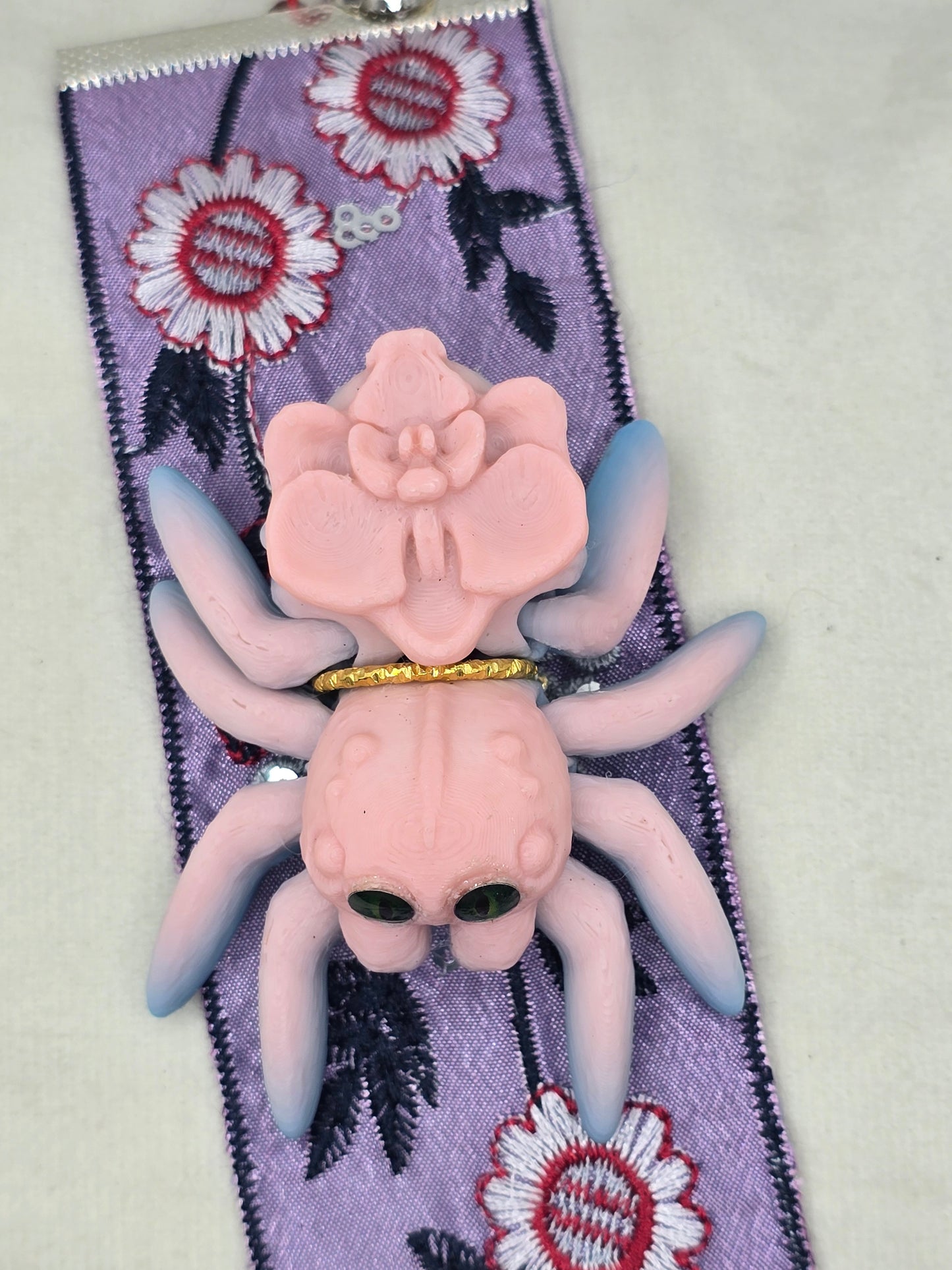 FidgetPet: Orchid Jumping Spider, large